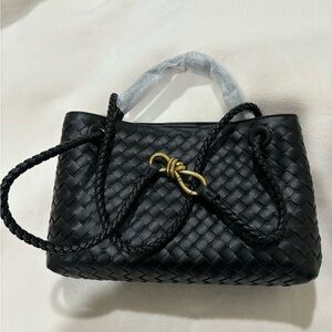 NEW! Andiamo small intrecciato tote- Black.